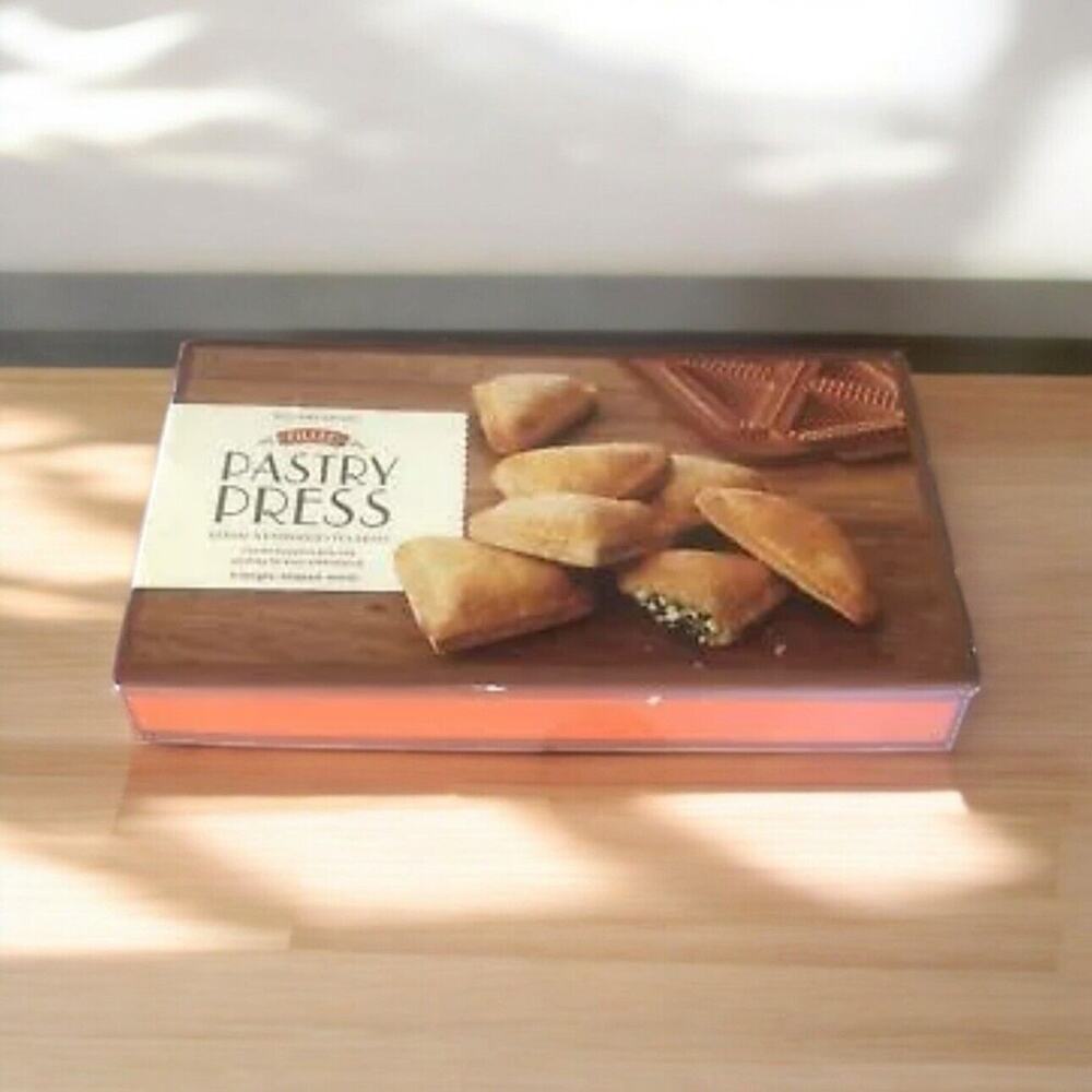 Williams‎ Sonoma Filled Pastry Press Filled Triangle Shaped Molds